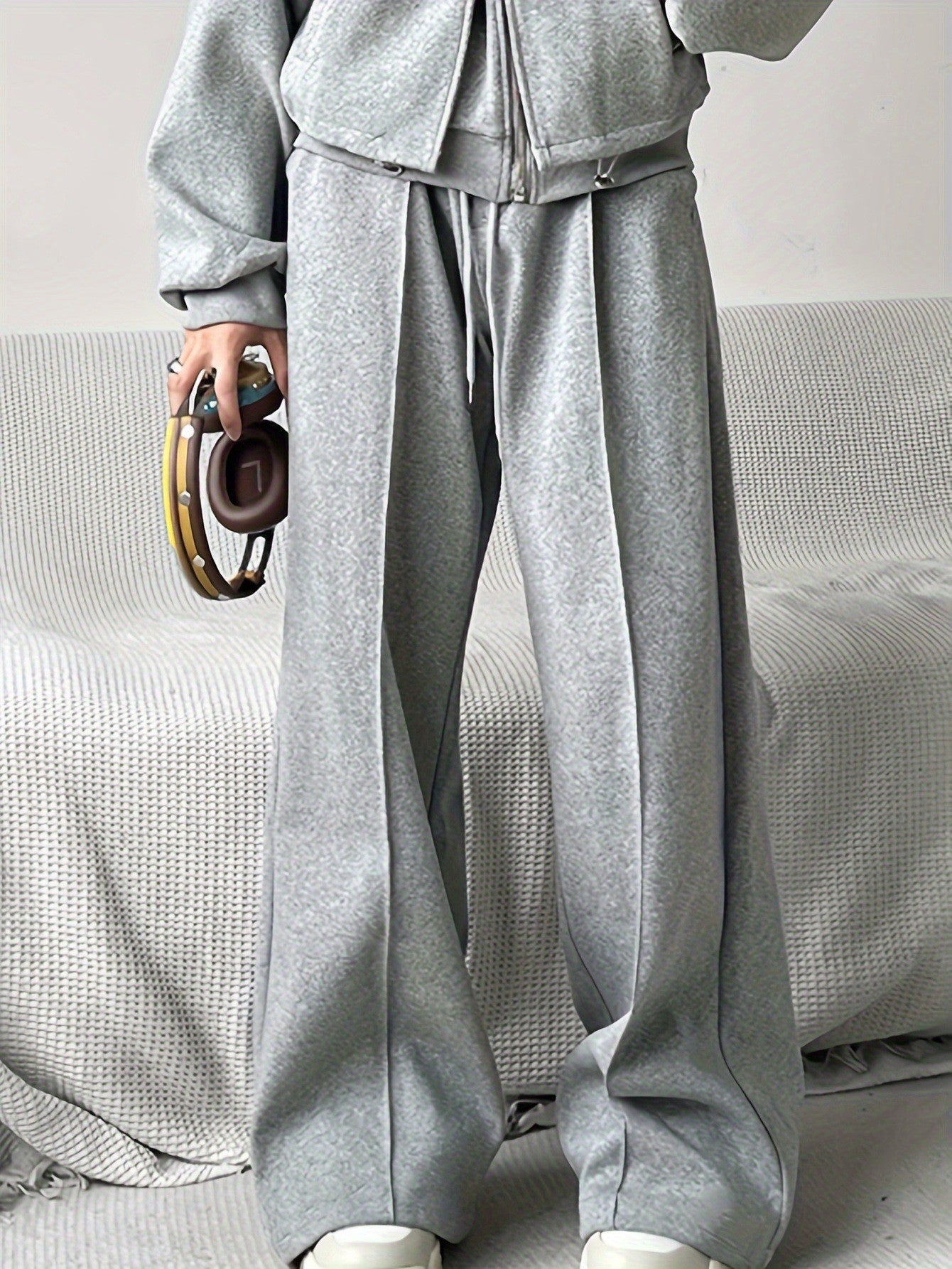 Autumn And Winter Loose Straight Drooping Pants Mid-waisted Figure Flattering Sports Style