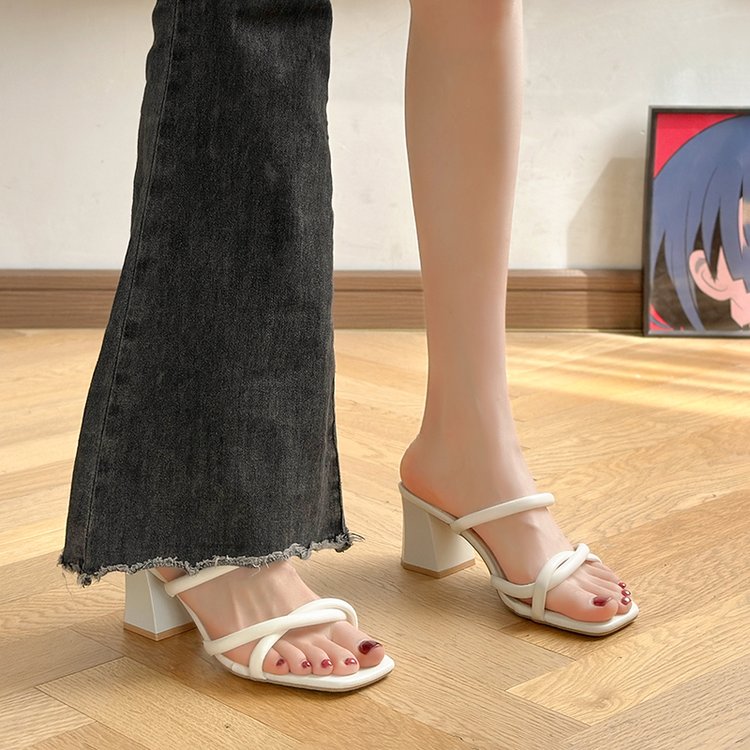 French One-piece High-heeled Sandals, Women's Thick Heels, Fashionable Matching Skirts, Mid Heels, Elegant And Square Heels