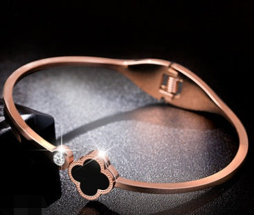 18K Rose Gold Four-Leaf Clover Bracelet for Women