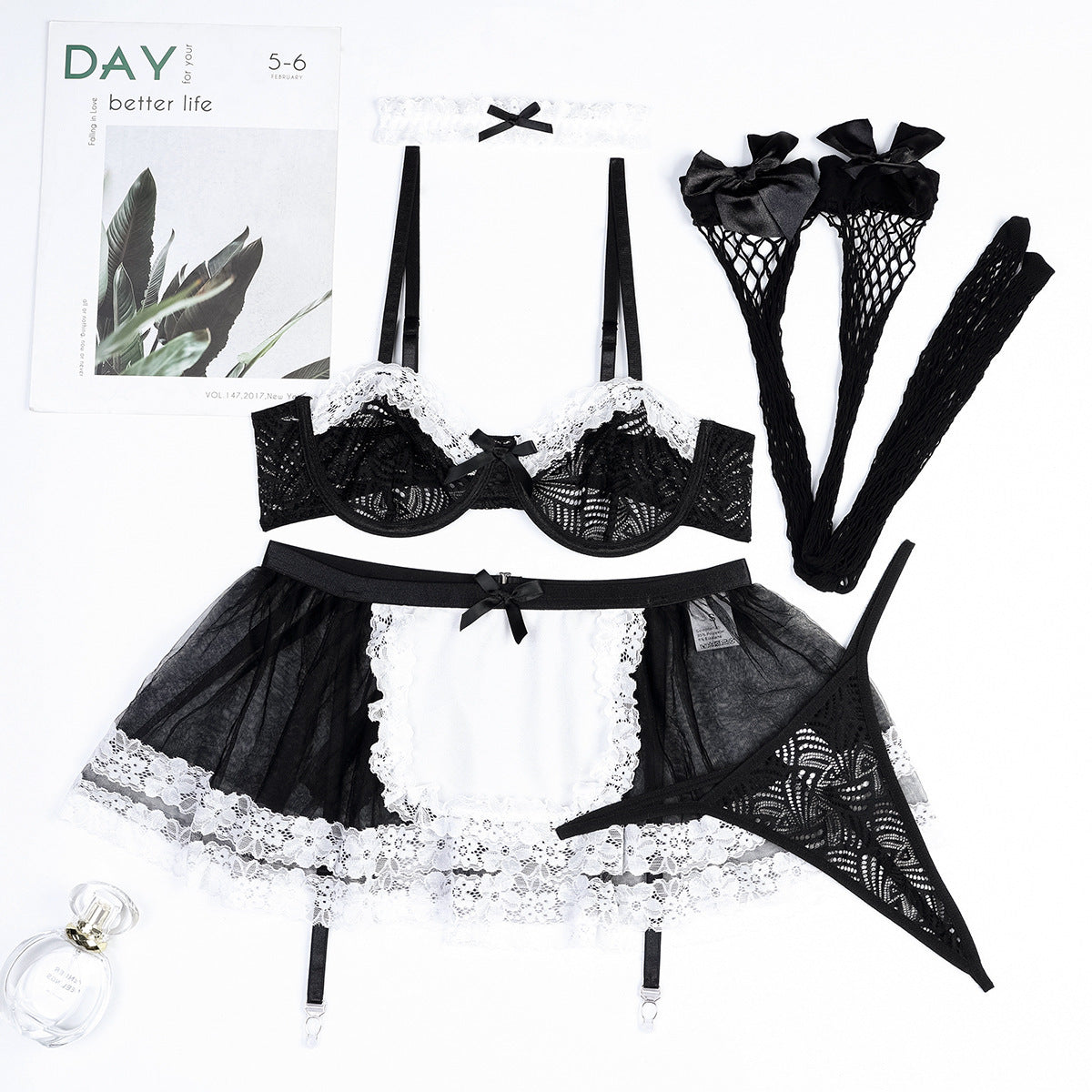 New Black And White Lace Contrast Color Multi-layer Lace Maid Suit