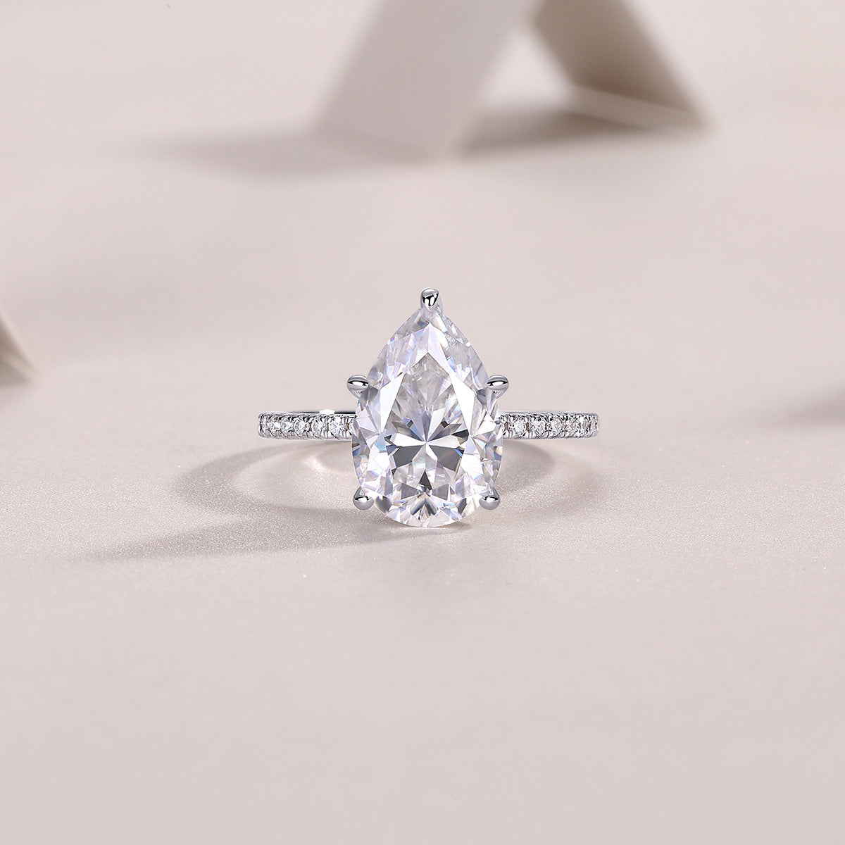 Light and Shadow Moissanite Diamond Ring Set