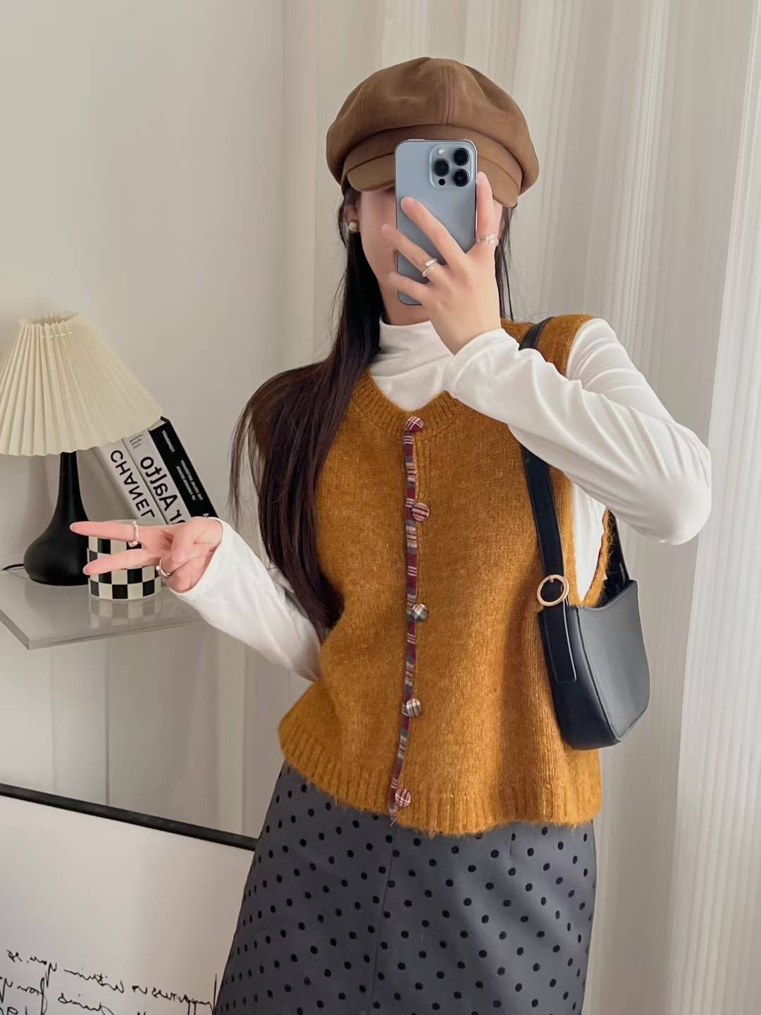 Women's Retro Artistic Button Knitted Vest