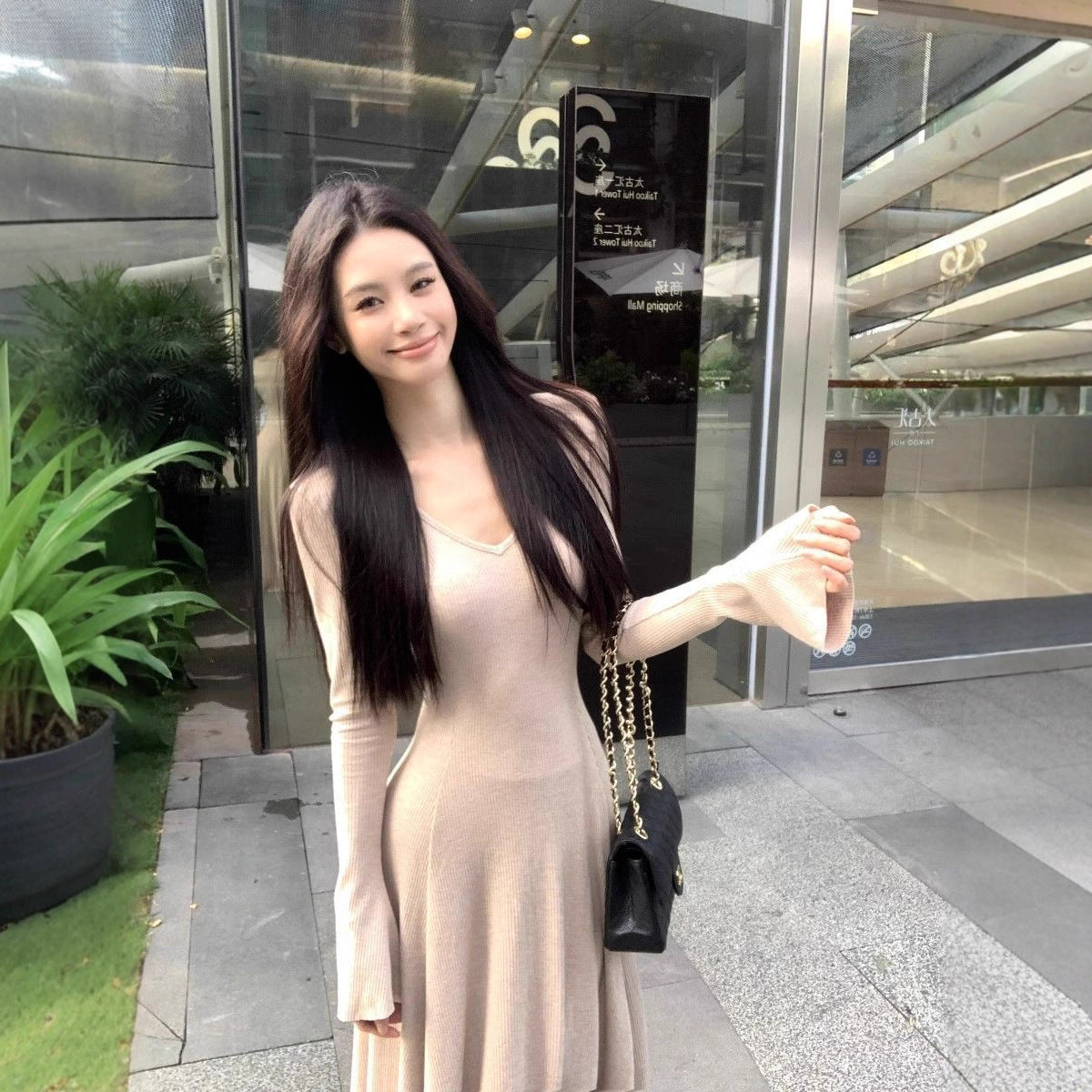 Knitted Women's Autumn And Winter Design Temperament Waist-controlled Dress