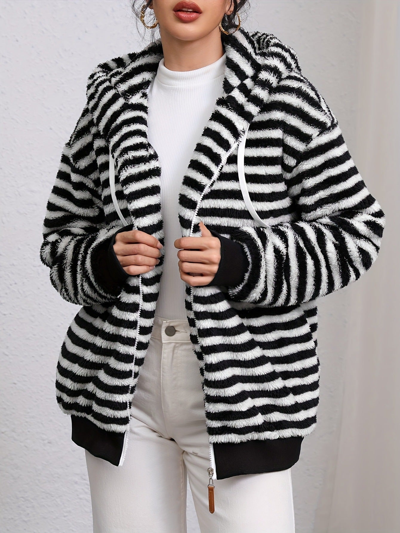 New Lazy Plush Design Black And White Striped Hooded Jacket