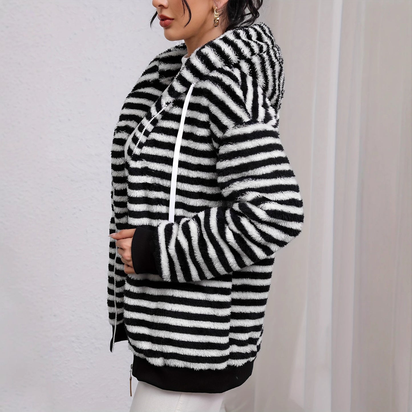 New Lazy Plush Design Black And White Striped Hooded Jacket