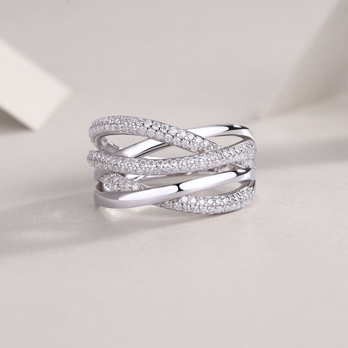 Brilliant Interweaving Moissanite Ring – S925 Silver & Platinum